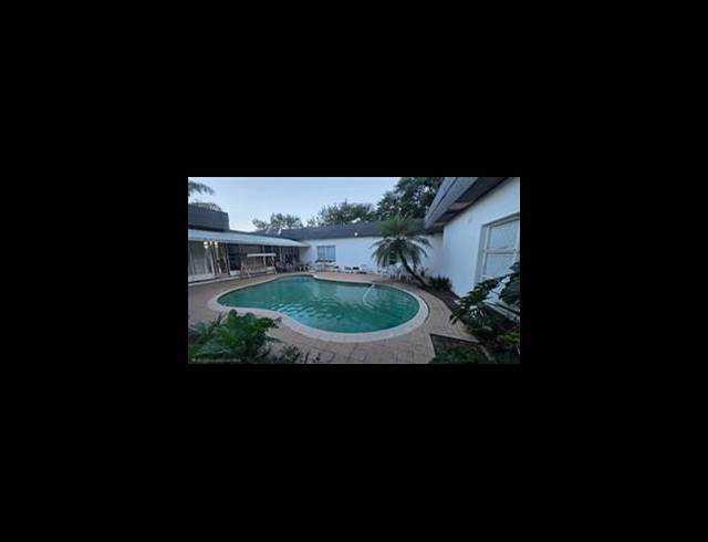 5 BEDROOM HOUSE FOR SALE IN LINCOLN MEADE